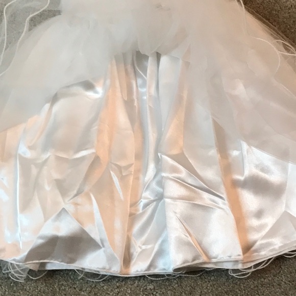 Preowned Girls First Holy Communion or Flower Girl Dress - 6-6X - Picture 5 of 10